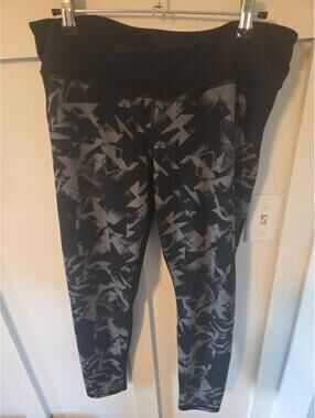 Under Armour HeatGear Geo Print Athletic Leggings - Women's Large